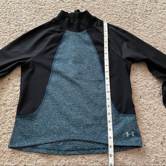 Under Armour Small Rehearsal Long Sleeve Crop Top - Picture 8 of 10